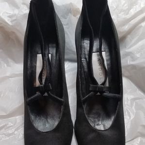 Bandolino pumps new without box